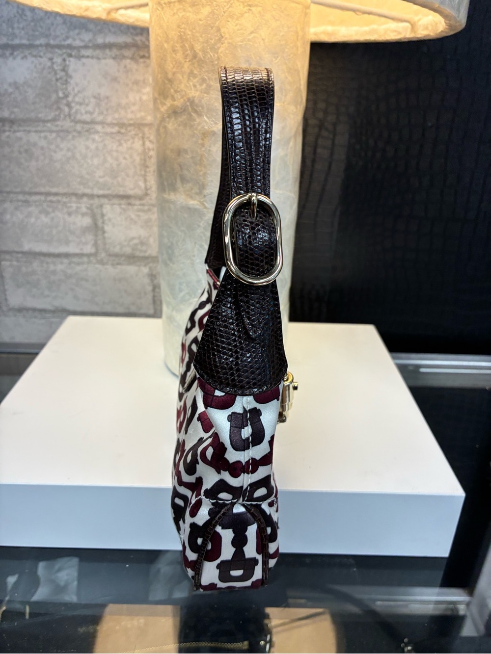 Gucci White Canvas Shoulder Bag with Brown & Burgundy Horsebit Motif - Picture 4 of 7